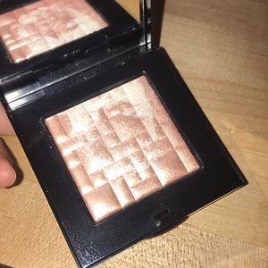 Bobbi brown highlighter
